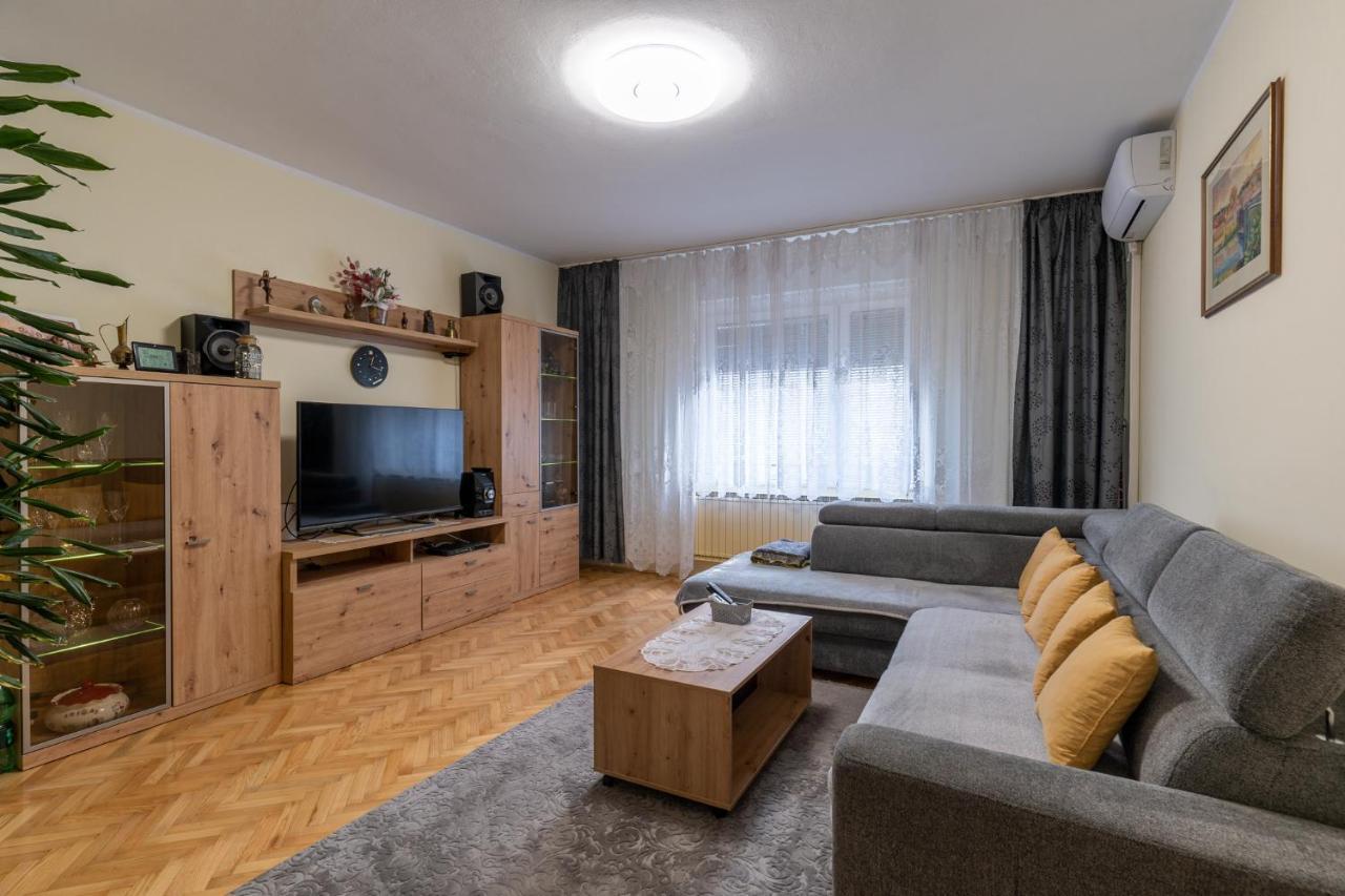 Cosy House - Home Base Марібор Екстер'єр фото